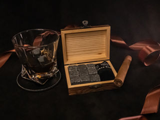 Un set elegant de pietre pentru whisky - cadoul perfect pentru cunoscători! foto 0