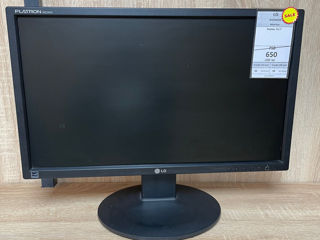 LG W22465SW, 650 lei.