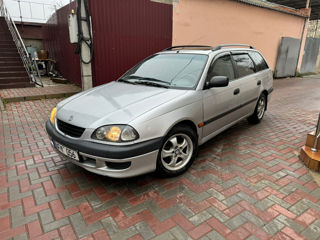 Toyota Avensis foto 9