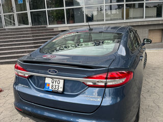 Ford Fusion foto 2