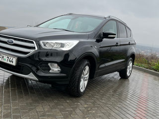 Ford Kuga foto 2