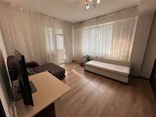 Apartament cu 2 camere, 90 m², Centru, Chișinău foto 4