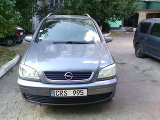 Opel Zafira foto 1