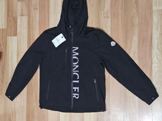 Ветровка Moncler