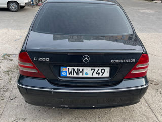 Mercedes C-Class foto 4