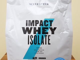 Proteina impact whey isolate si Clear Whey Isolate MyProtein foto 4