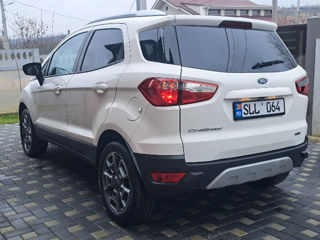 Ford EcoSport foto 3