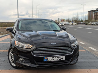 Ford Fusion foto 2