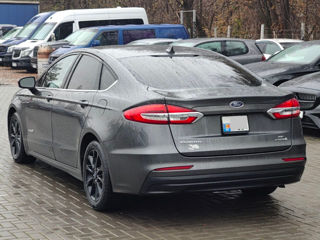 Ford Fusion foto 5