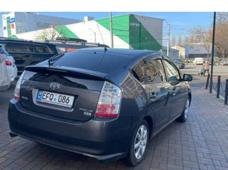 Toyota Prius foto 4