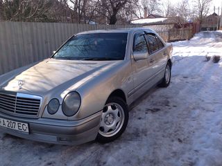 Mercedes E Class foto 4