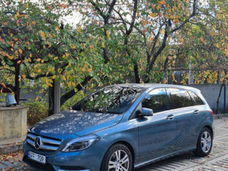 Mercedes B-Class foto 1