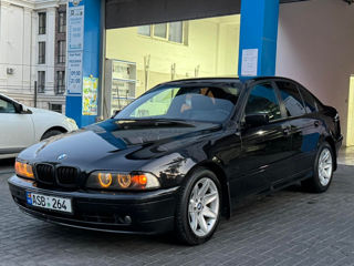 BMW 5 Series foto 1