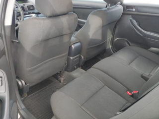 Toyota Avensis foto 7