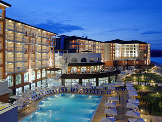 Din 5 iunie vacanta de vis în Bulgaria hotel ,,Sol Luna Bay Resort 4" de la Emirat Travel