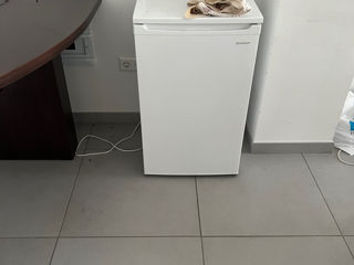Se vinde frigider de birou