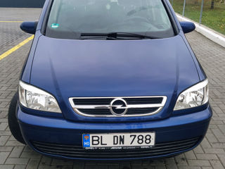 Opel Zafira foto 2