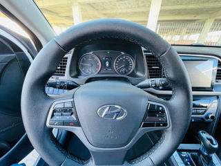 Hyundai Elantra foto 6