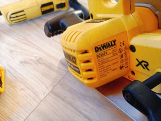 Аккумуляторная циркулярка  Dewalt DCS 570 185mm foto 3