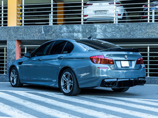 BMW 5 Series foto 6