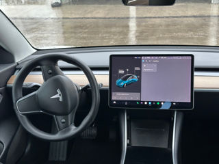 Tesla Model 3 foto 10