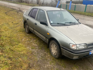 Nissan Sunny foto 3