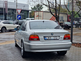 BMW 5 Series foto 4