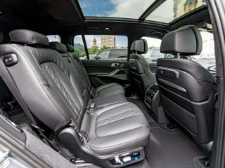 BMW X7 xDrive40d gri skyscraper foto 7