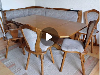 Colţar de lemn importat de la Germania, masă cu 4 scaune.