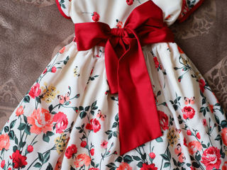 Rochie frumoasă, elegantă, Vestiti, 134 cm, culoare - bordo / salopeta - 200 lei
