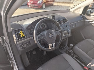 Volkswagen Touran foto 4