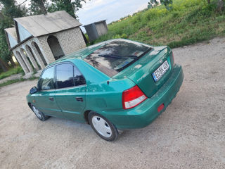 Hyundai Accent foto 5