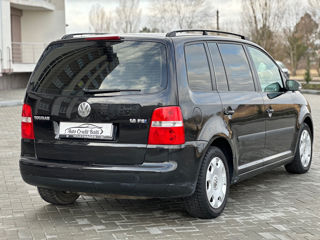 Volkswagen Touran foto 8