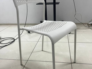 Scaune moderne, albe – perfecte pentru casă sau birou! foto 1