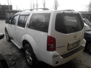 Nissan Pathfinder foto 3