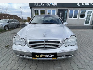 Mercedes C-Class foto 9