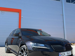 Skoda Superb foto 2