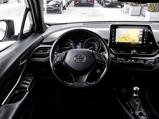 Toyota C-HR foto 13