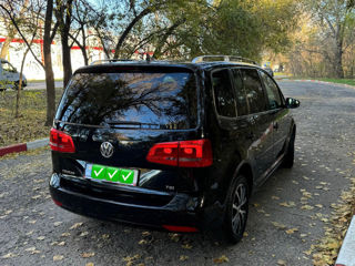 Volkswagen Touran foto 3