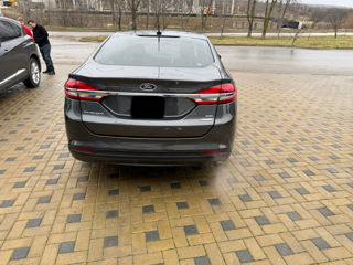 Ford Fusion foto 6