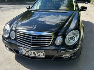 Mercedes E-Class foto 1