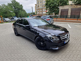 Mercedes E-Class foto 1