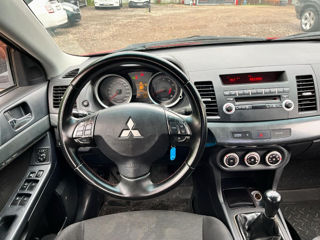 Mitsubishi Lancer foto 6