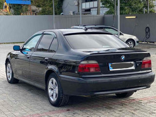 BMW 5 Series foto 4