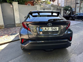 Toyota C-HR foto 9