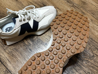 New Balance 327 trainers in off white/ navy foto 4