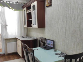 Apartament cu 3 camere, 82 m², Râșcani, Chișinău foto 3