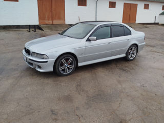 BMW 5 Series foto 5