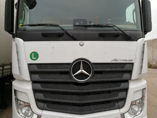 Mercedes Actros 1845