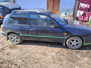 Nissan Sunny foto 5